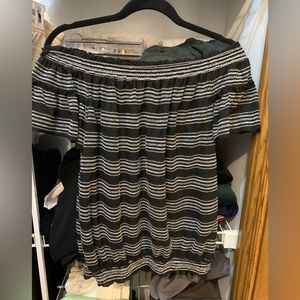 Off the shoulder s/s top